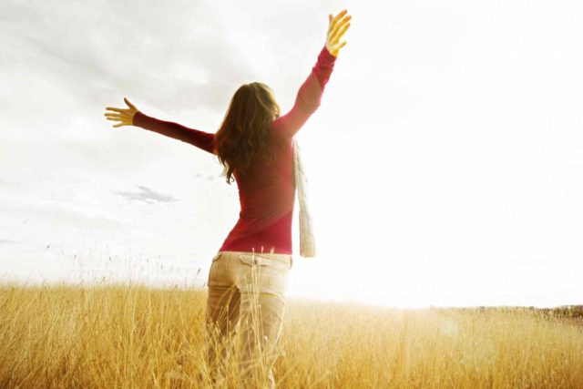 https://theaprilshowers.com/wp-content/uploads/2018/01/life-coach-excerpt-04-640x427.jpg